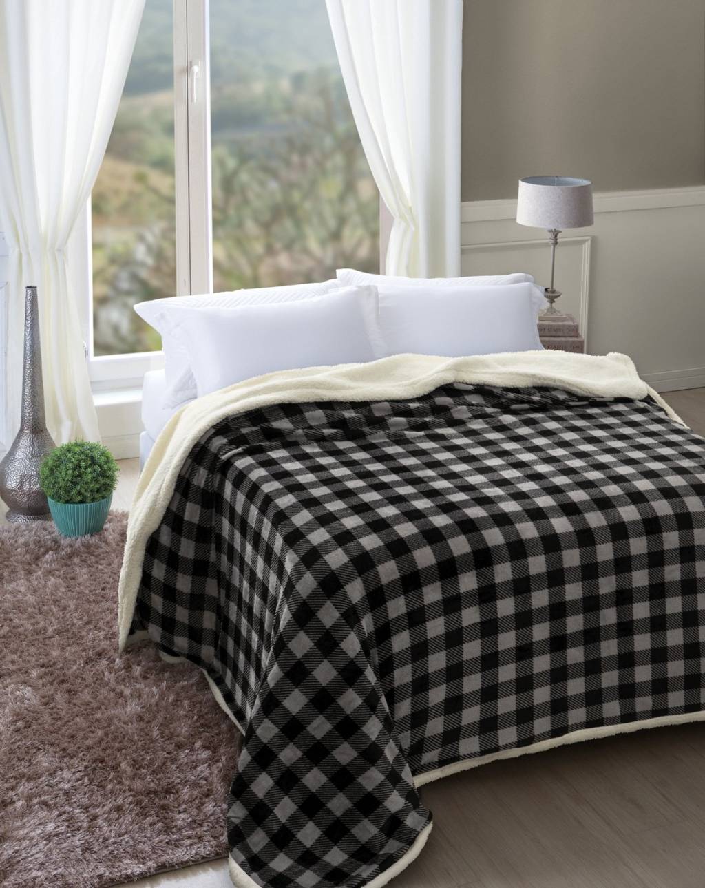 Coberdrom Sherpa Dupla Face, da Jolitex, casal (1,80 x 2,20 m), de poli&eacute;ster. <a href="https://www.zelo.com.br/cobertor-sherpa-dupla-face-casal-jolitex-p996380?pp=/44.3544/&tsid=17&gclid=EAIaIQobChMIz8i7zs-04gIVVAmRCh0nPQFKEAYYASABEgLPqvD_BwE" target="_blank" rel="noopener">Zelo</a>, R$ 109,90