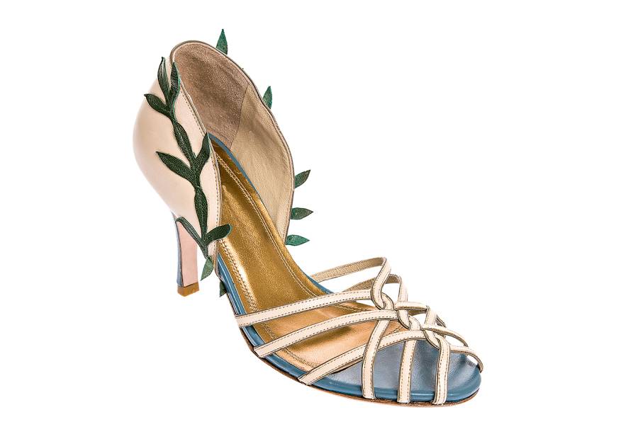 Sand&aacute;lia de couro, <strong>Masqu&eacute; por Adriana Pedroso</strong>, R$ 820