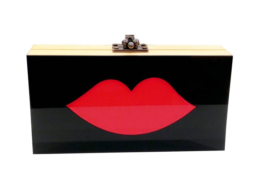 Clutch de acr&iacute;lico, <strong>Josefina Rosacor</strong>, R$ 389