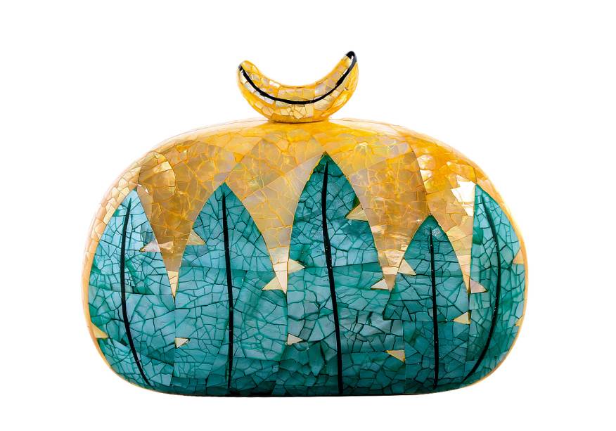 Clutch de madrep&eacute;rola, <strong>Isla</strong>, R$ 2 068