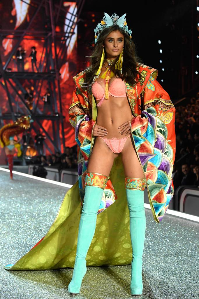 2016 Victoria's Secret Fashion Show em Paris