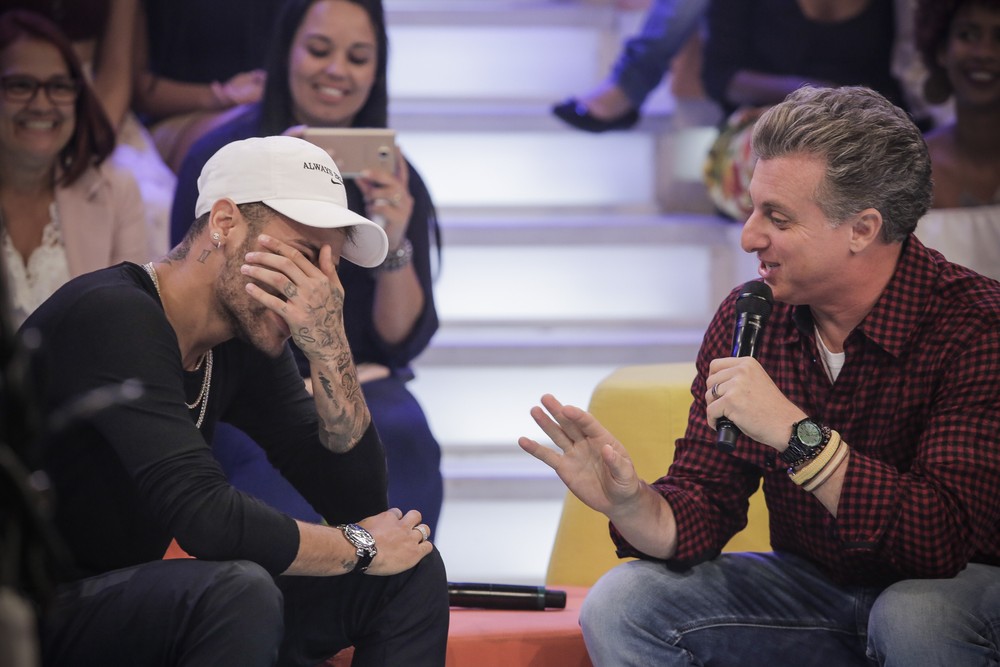 Neymar chora no Caldeirão do Huck