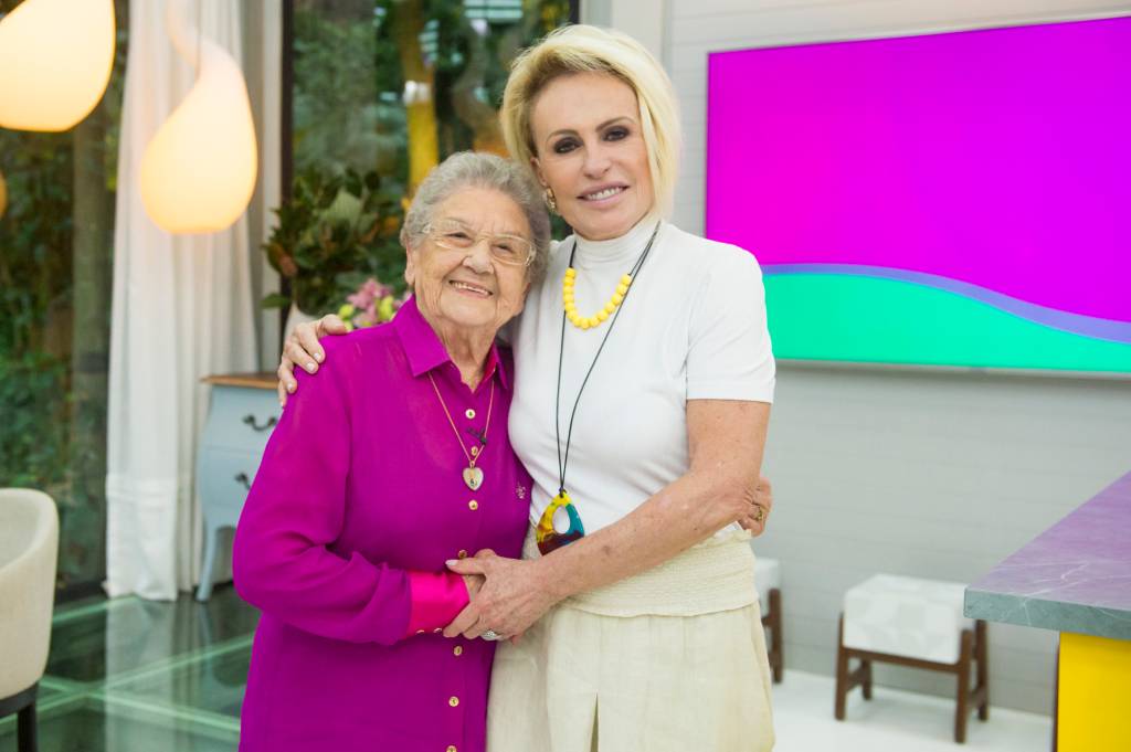 Palmirinha chora ao reencontrar Ana Maria Braga no programa ‘Mais Você’