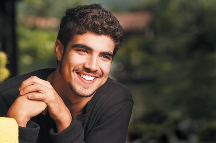 Caio Castro: “Se der tempo, acho que vou fazer medicina”