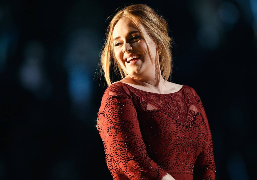 Adele completa 32 anos e posta sua 1ª foto no Instagram desde dezembro
