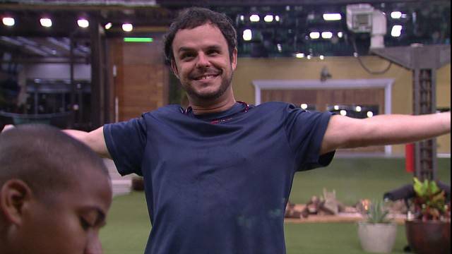 Adrilles diz que está endoidando: “Sou um Hamlet ensandecido”