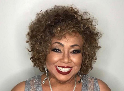 Alcione está com Covid-19 e adia shows