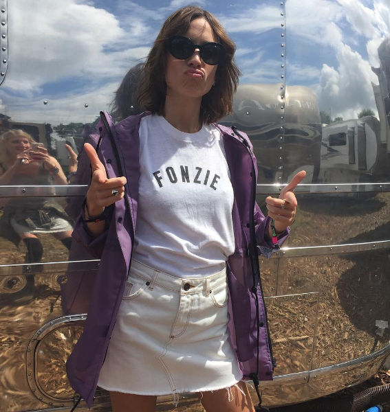Os looks das famosas britânicas no festival Glastonbury 2016
