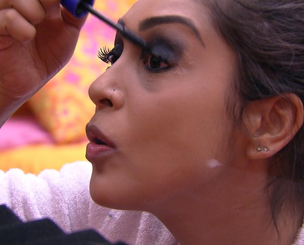 Amanda e Cézar escolhem “roupa da sorte” para final do BBB15