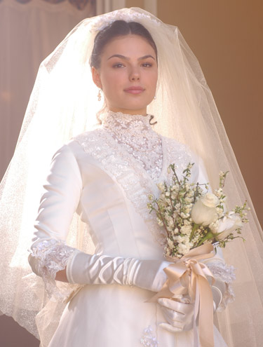 Isis Valverde, como a personagem Ana do Véu, em Sinhá Moça (2006) ana-do-veu-sinha-moc3a7a-2