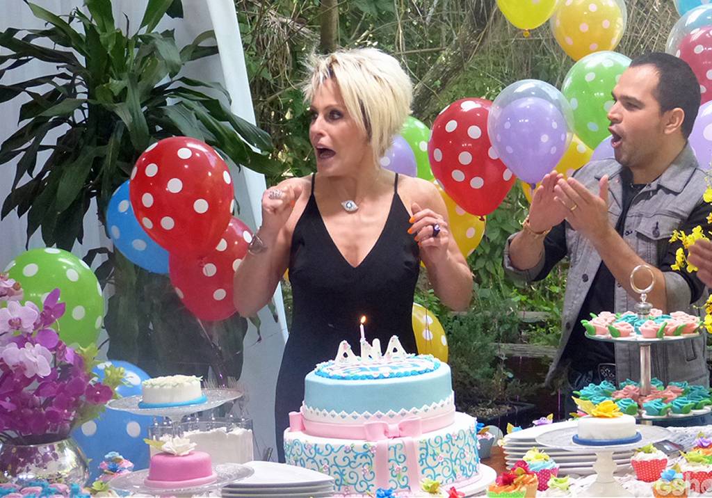 Ana Maria Braga comemora 66 anos de vida ao lado de amigos famosos