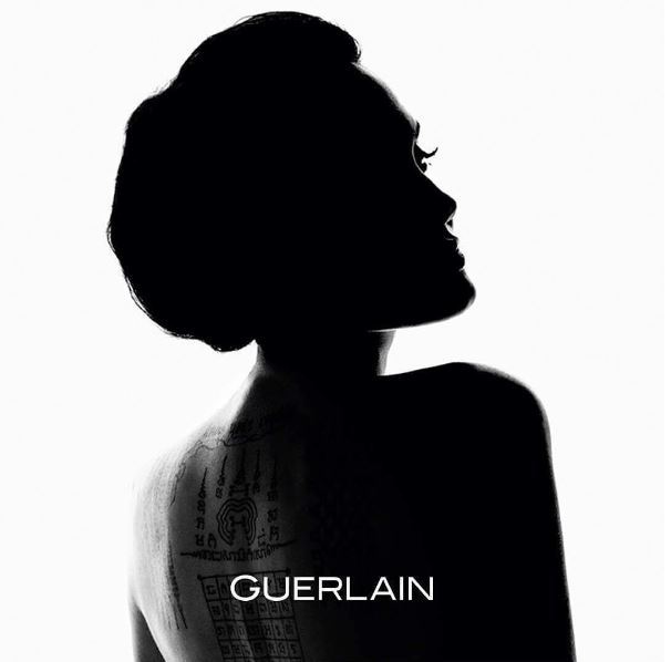 Nova musa da Guerlain, Angelina Jolie doa cachê para a caridade