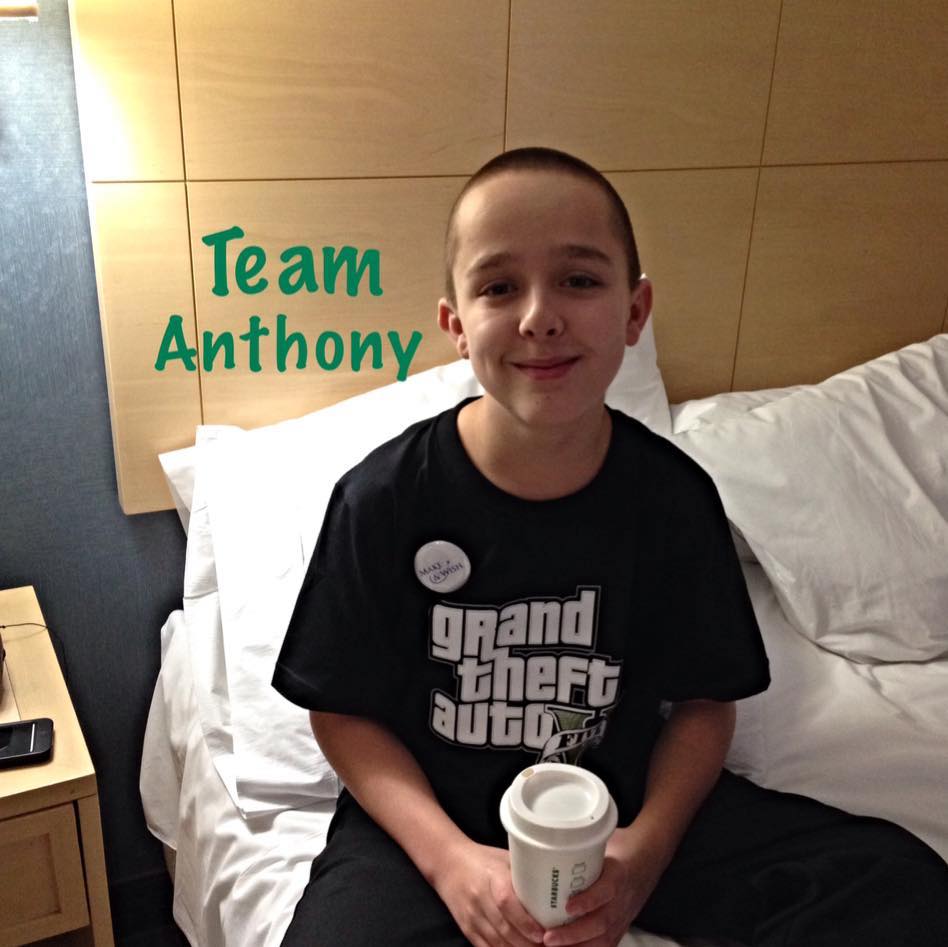 Garoto de 14 anos consegue transplante graças às redes sociais