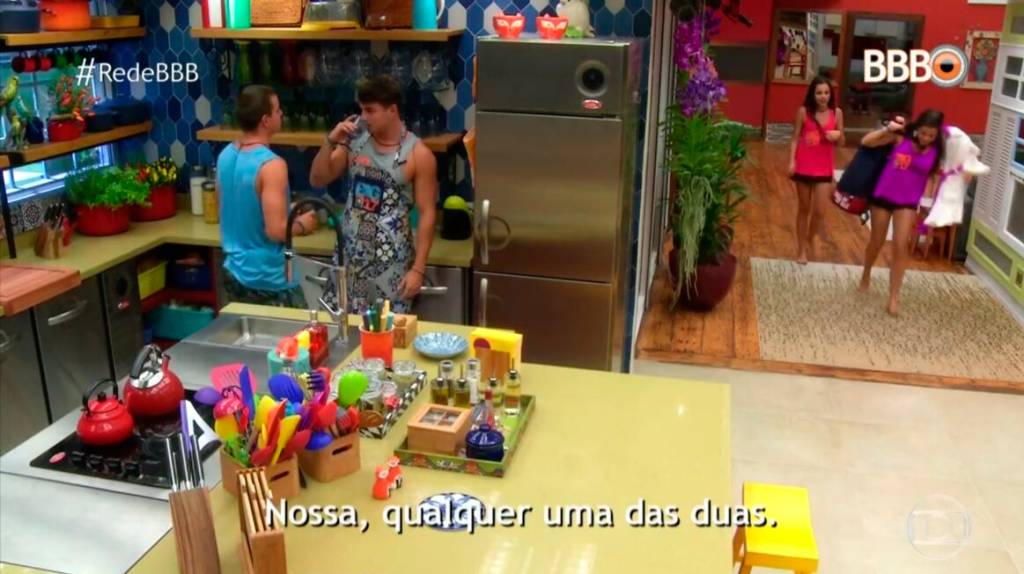 antonio-e-manoel-flertando2-estreia-bbb-17 antonio-e-manoel-flertando2-estreia-bbb-17