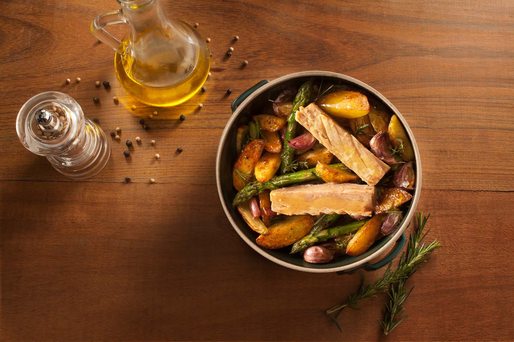 atum com batatas rústicas e aspargos (2)