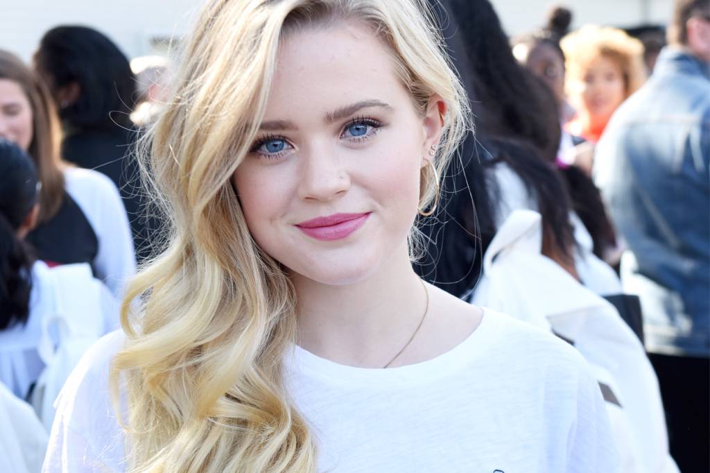Ava Phillippe cortou o cabelo e está ainda mais a cara da Reese