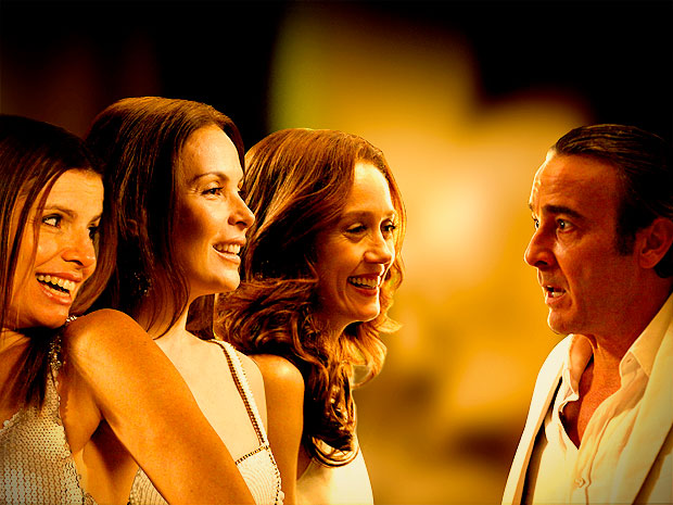 Avenida Brasil: Cadinho fica “doente” e suas mulheres enlouquecem