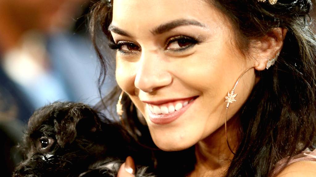 Vanessa Hudgens arrasou num look Forever 21 no Coachella