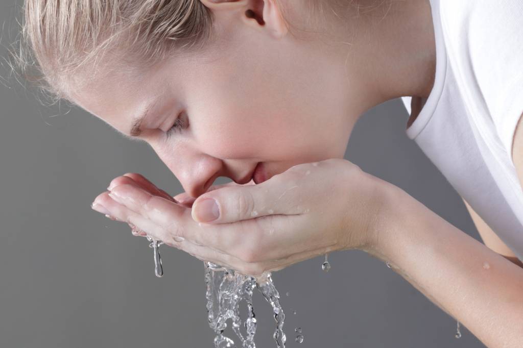Dia Mundial da Água: conheça 10 benefícios para a saúde e a beleza