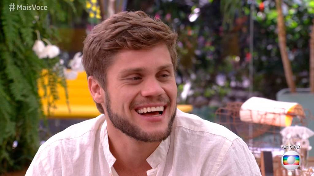 Breno explica para Ana Maria Braga por que parou de ficar com Ana Clara