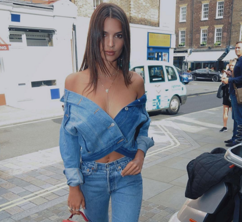 Este é o jeito mais sexy de usar a sua jaqueta jeans