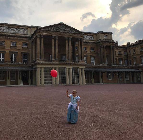 Harper Beckham celebra seu aniversário no Palácio de Buckingham