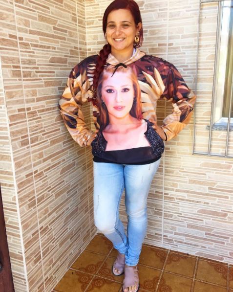 Fã faz moletom com o rosto de Marina Ruy Barbosa e atriz reposta