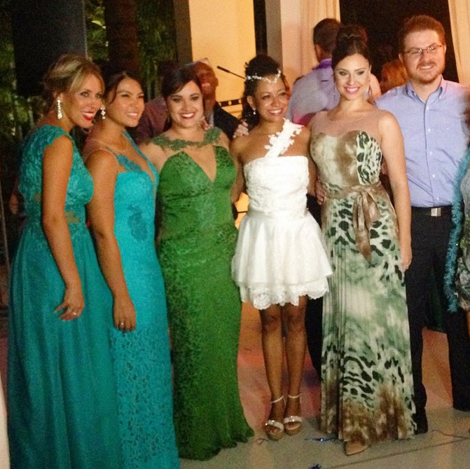 Ex-Chiquititas se reúnem no casamento de Aretha Oliveira, a eterna Pata