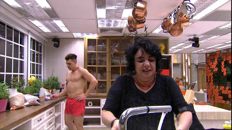 Emparedados, Cézar e Mariza criticam atitudes de Fernando