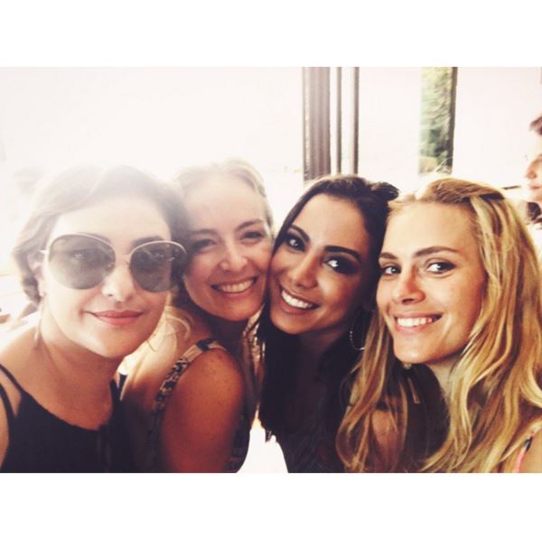 Angélica dança “Bang” em churrasco de aniversário com Anitta, Carol Dieckmann e Grazi