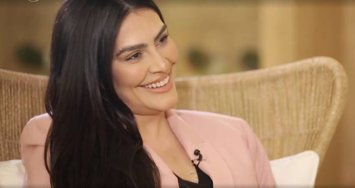 Cleo diz que vê beleza na gordura e que posaria nua novamente agora