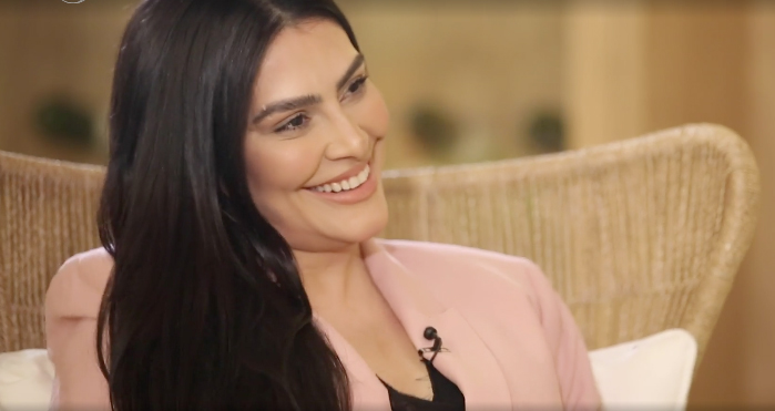 Cleo diz que vê beleza na gordura e que posaria nua novamente agora