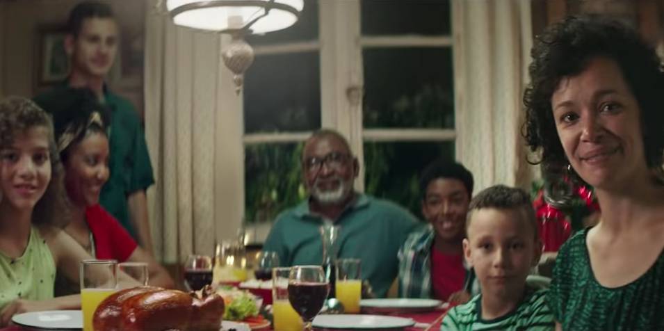 Propaganda de Natal da Perdigão reforça estereótipos raciais e é criticada