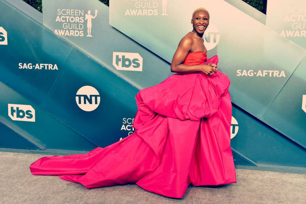 No SAG 2020, as estrelas apostaram em looks nas cores do arco-íris