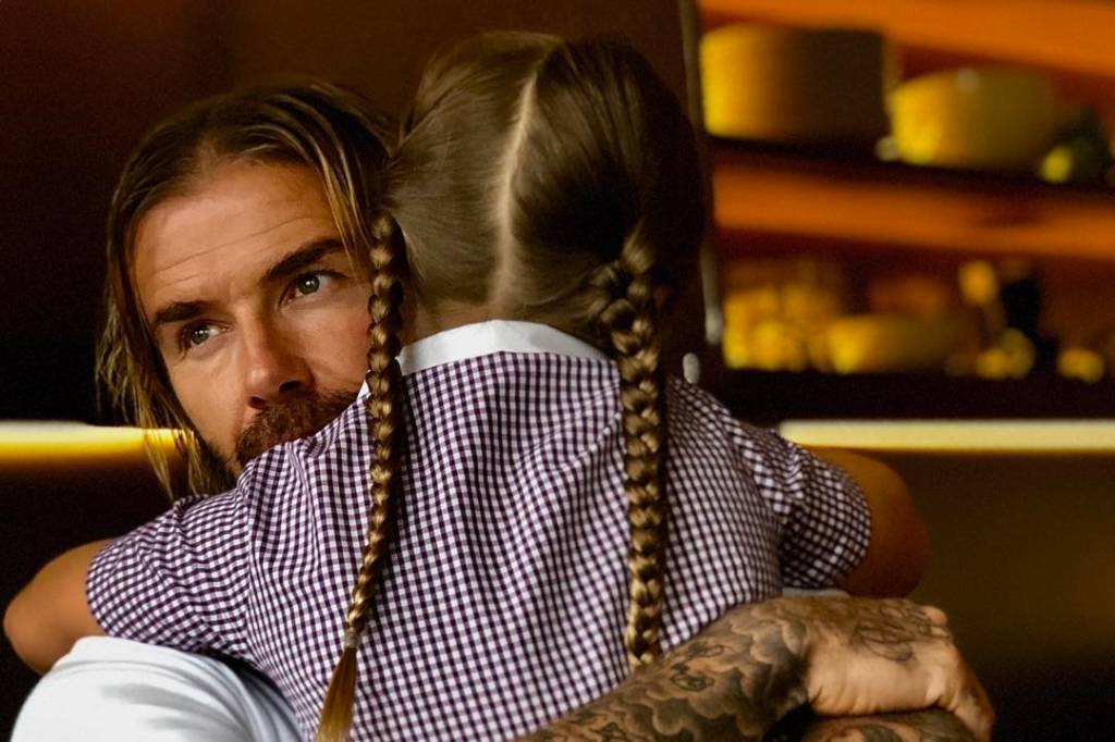 David Beckham ensinando a filha a jogar futebol é a fofura do dia
