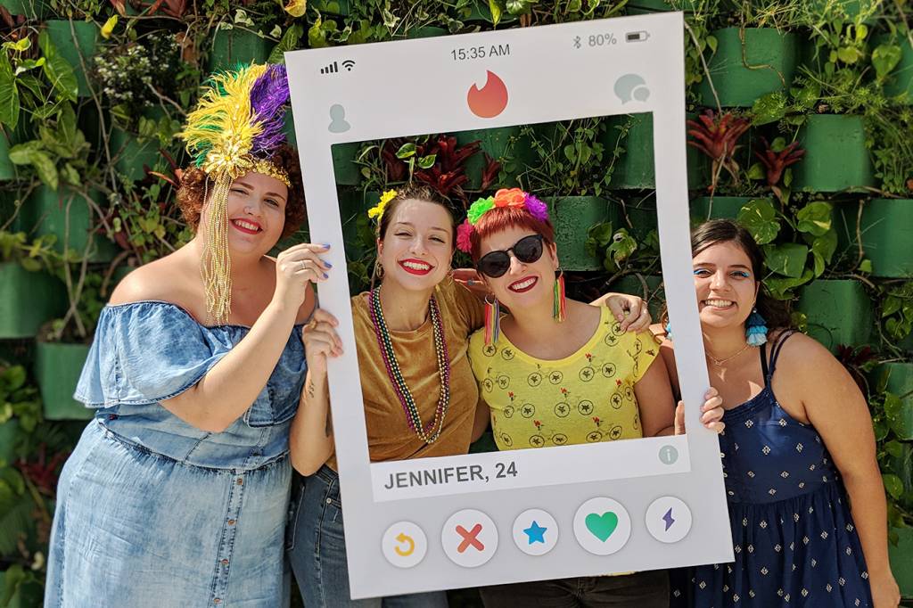 Fantasia de Jennifer no Tinder é hit do Carnaval: baixe e imprima a sua