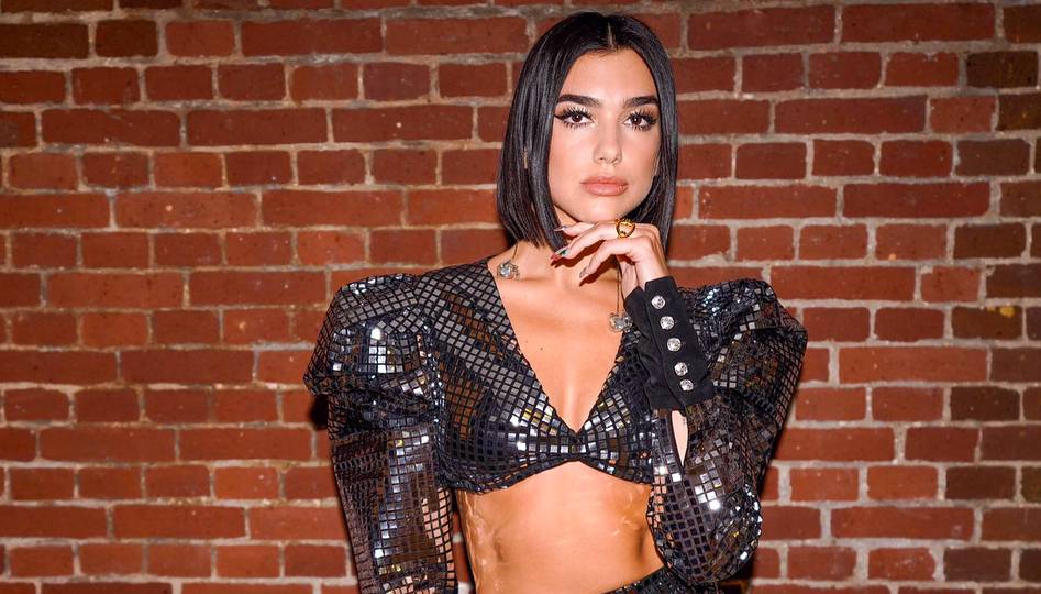 Criticada por uns, Dua Lipa explicou por que apoia o movimento #EleNão