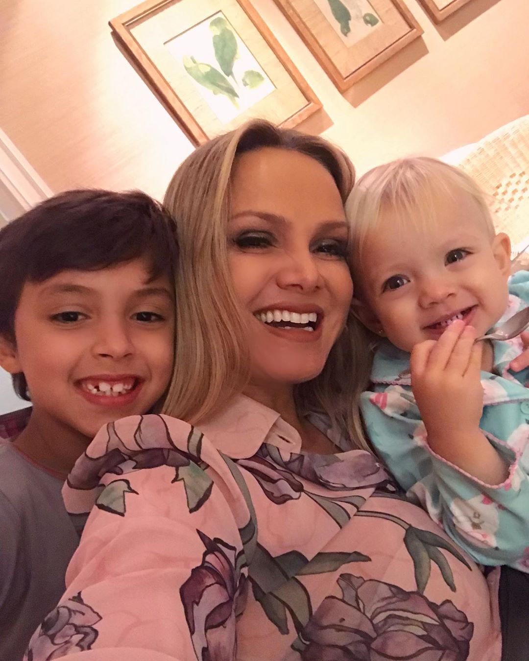 Eliana é criticada por tema da festa de aniversário do filho e rebate