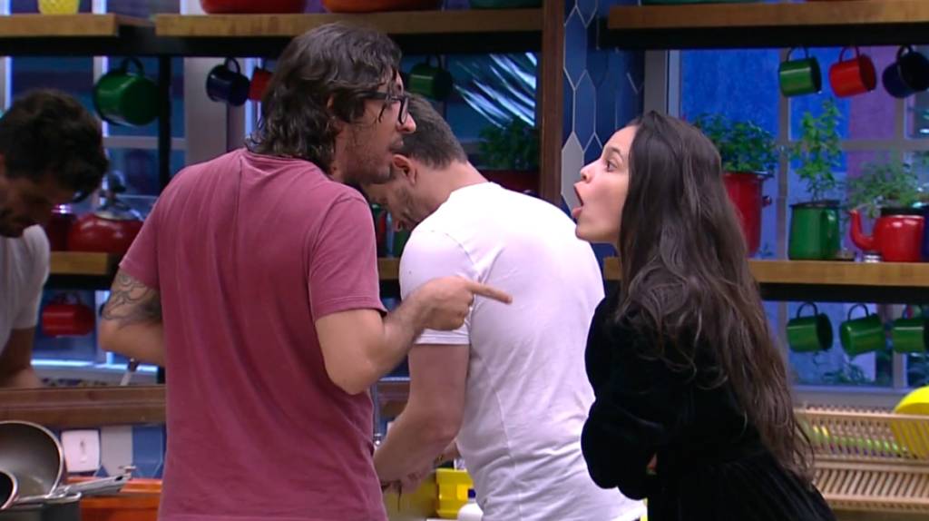 Emilly e Ilmar discutem feio em dia de formação de paredão