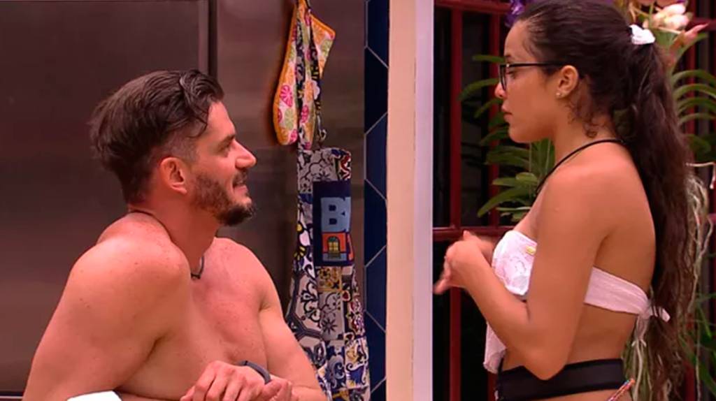 emilly-da-toco-em-marcos-bbb17 emilly-da-toco-em-marcos-bbb17