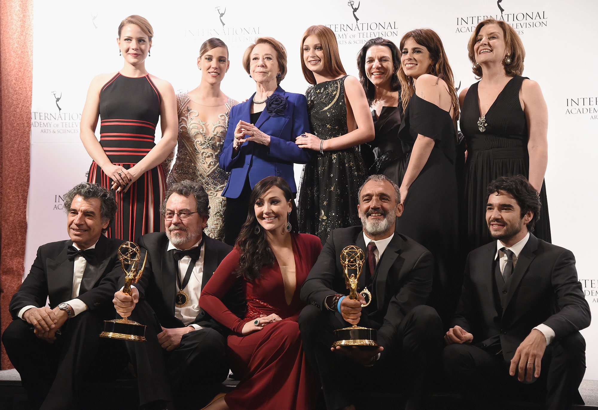 Os looks das brasileiras em noite de Império e Doce de Mãe no Emmy Internacional