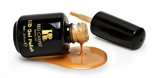 Rihanna usa esmalte de US$ 5 mil em premiação nos EUA