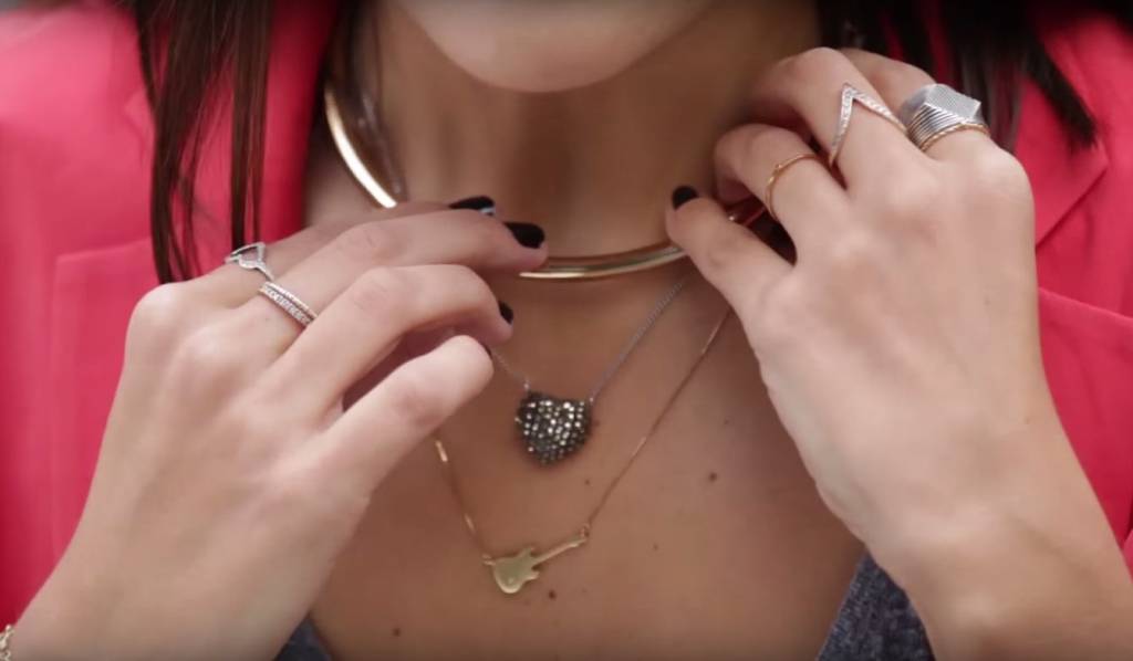 ESTILO RESPONDE: Como misturar acessórios dourados e prateados no mesmo look?