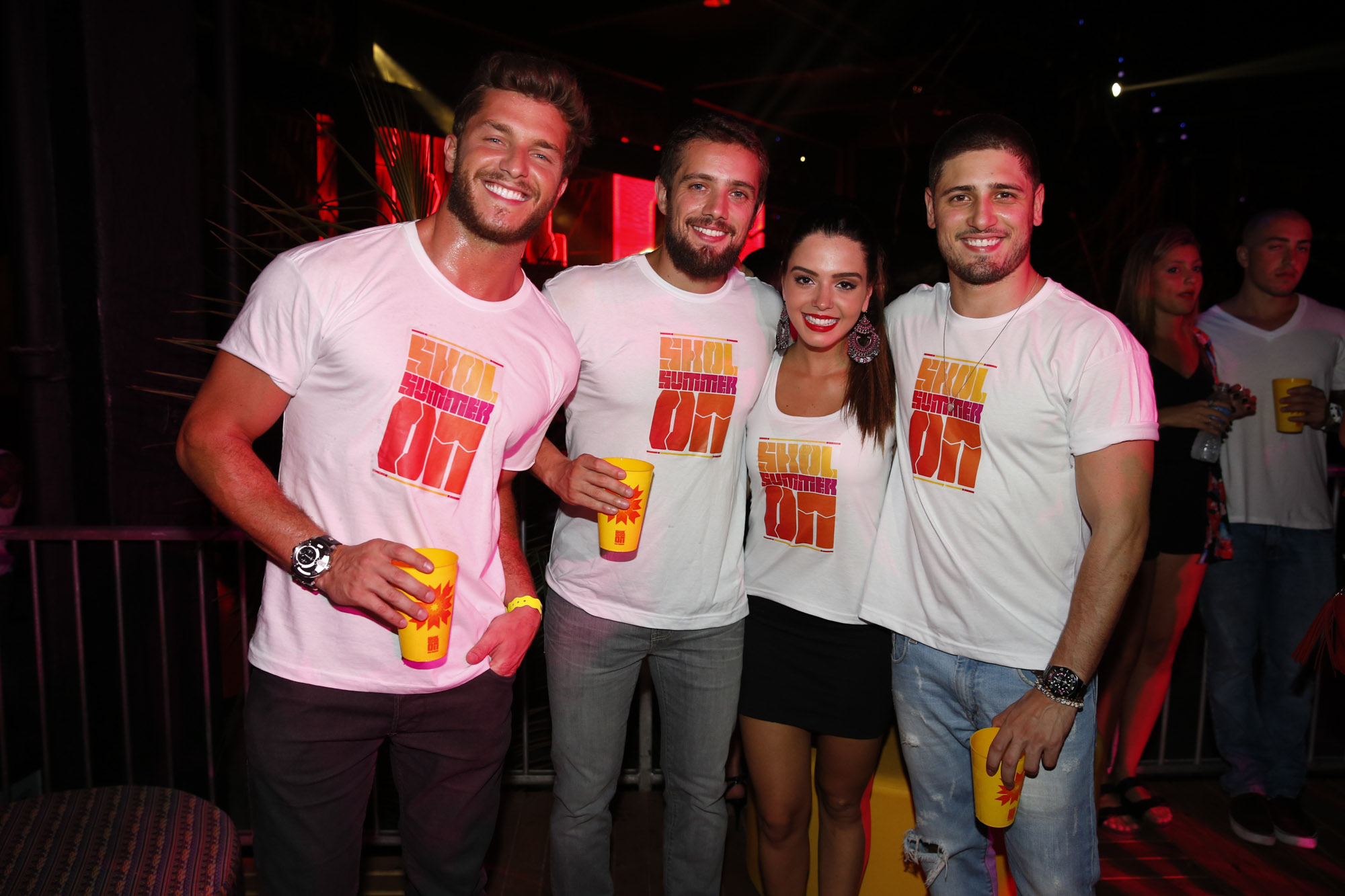 Klebber Toledo, Daniel Rocha e Rafael Cardoso vão juntos para a balada