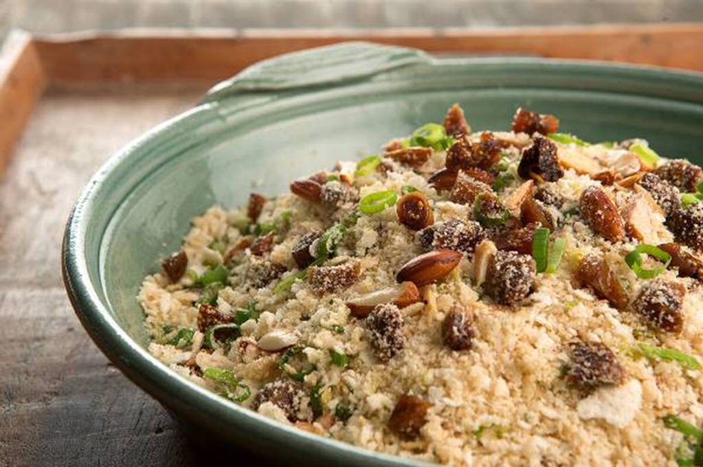 8 receitas de farofa que são as estrelas das festas de fim de ano