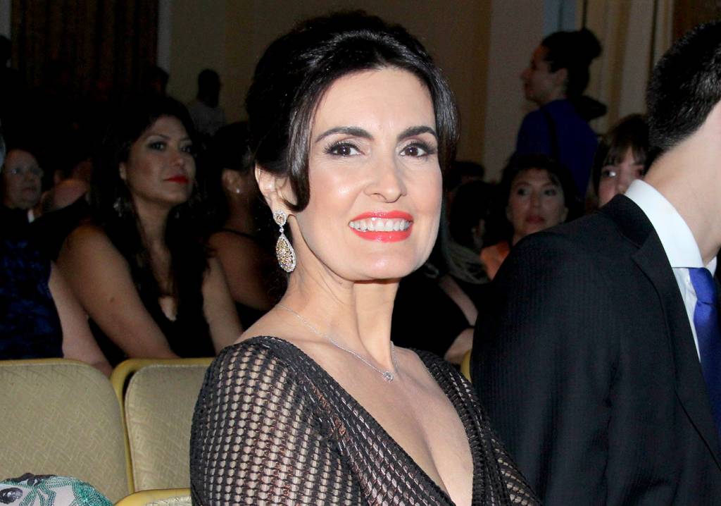 Fátima Bernardes se afasta do Encontro devido a sangramento