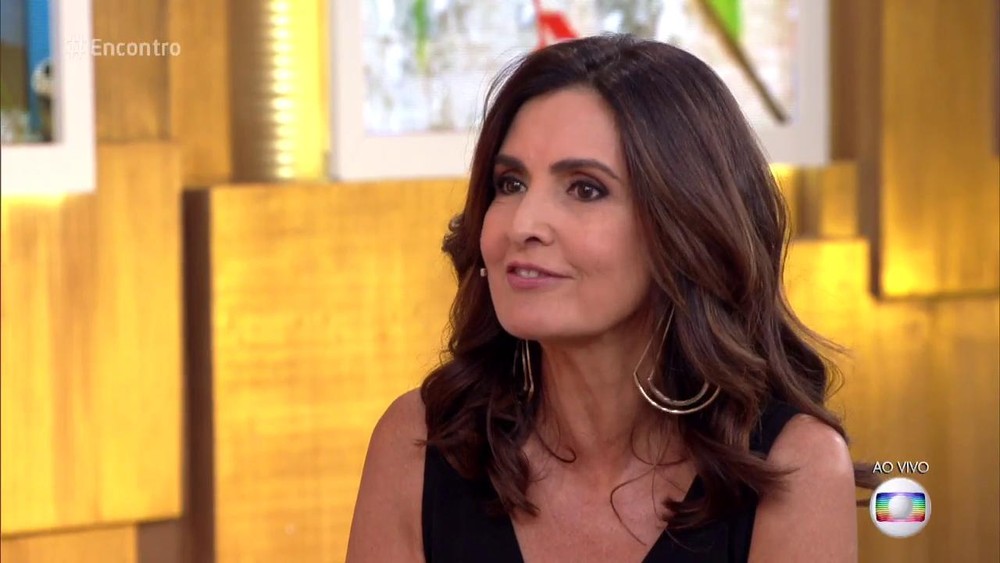 Fátima Bernardes mostra o look no Encontro