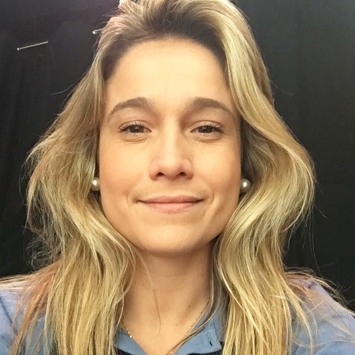 Sincerona, Fernanda Gentil ainda não se acostumou com o cabelo chocolate