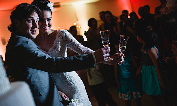 Fernanda Machado se casa em cerimônia íntima na sua cidade natal