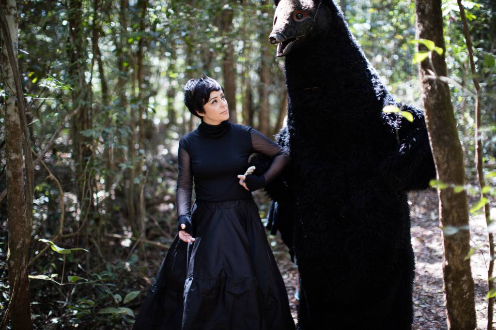 Assista em primeira mão ao novo clipe de Fernanda Takai